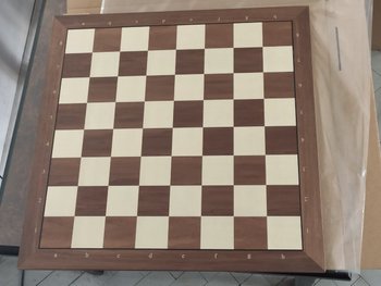 Шахматная доска №6 орех 54 см (черный контур)