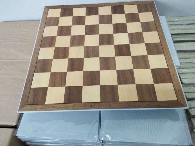 Картонна шахівниця DGT 48 см